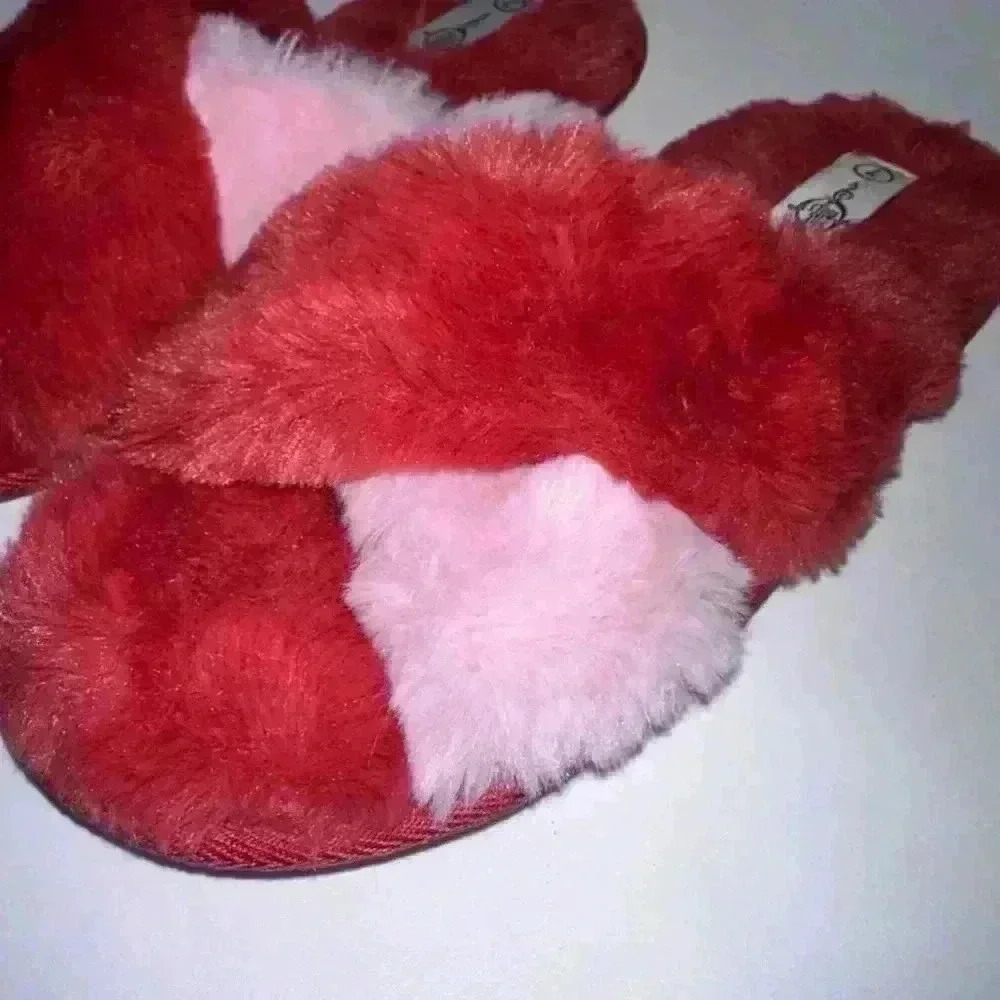 Sole Mates Slippers for Woman! Size 7 Red & Pink / Cozy!! Faux Fur!! - Picture 4 of 8